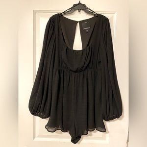 C/MEO COLLECTIVE LONG PUFF BALLOON SLEEVE ROMPER SIZE LARGE